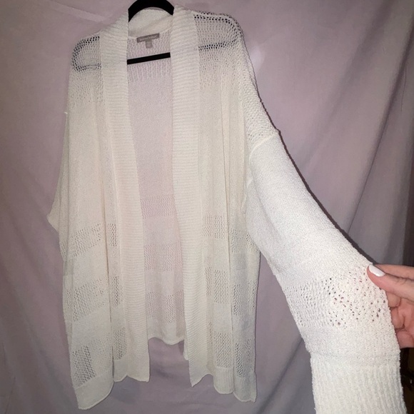 Elegant White Open-Front Sweater - Picture 5 of 10